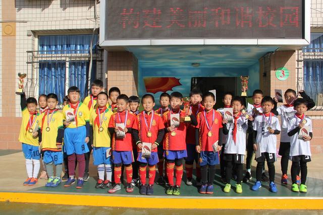 米德尔顿接受左右脚踝手术 季后赛带伤出战